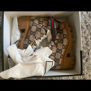 GUCCI BOOTS WOMEN 38 in great condition for women size 7.5-8